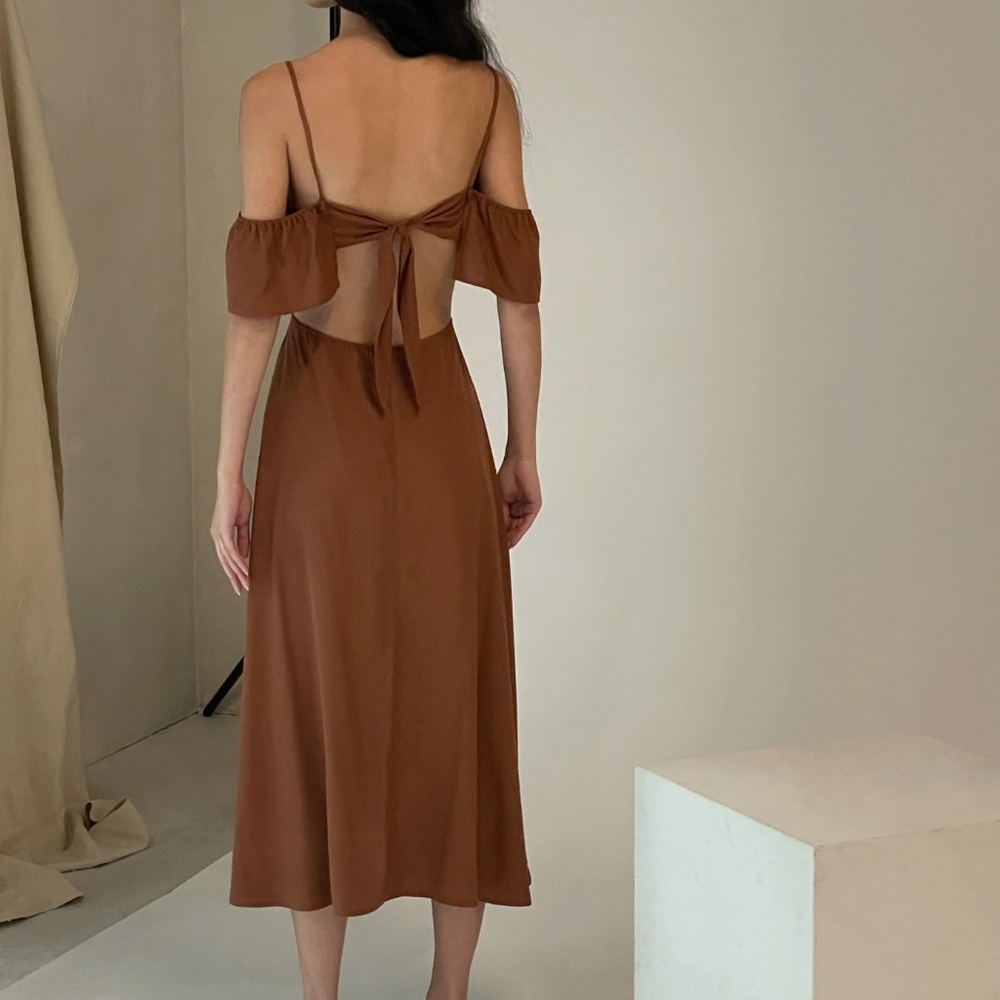 Oak + Fort Off Shoulder Midi Dress in Tobacco Size Medium (NWT)